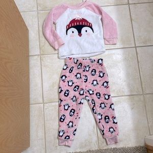 Penguin fleece sweatsuit size 3T